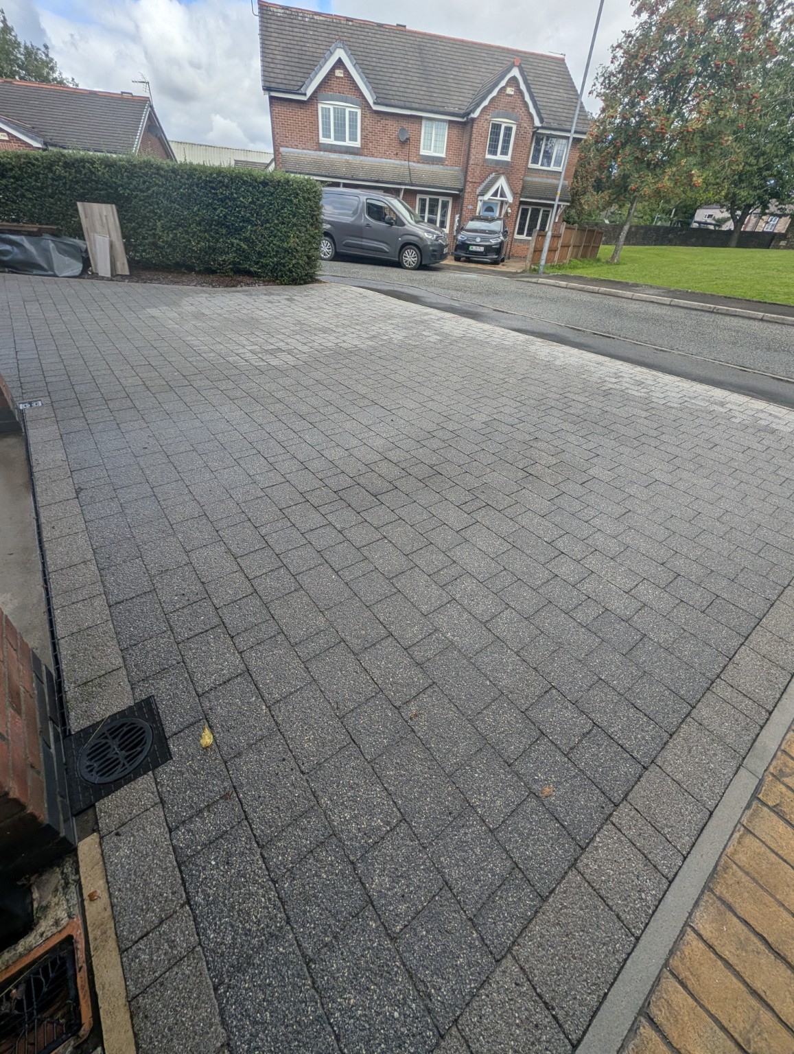 Block paving driveway after cleaning in Milnrow